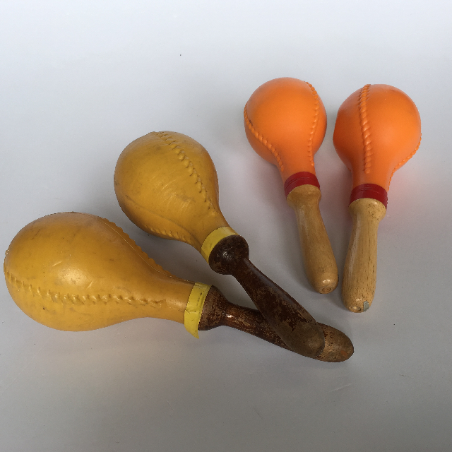 MARACAS, Pair Plastic w Wooden Handle